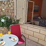 Sirena 2 شقة