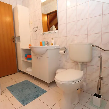Appartement Sirena 2 *