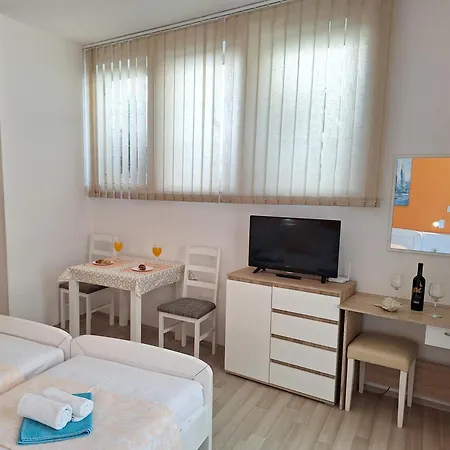 Appartement Sirena 2 *